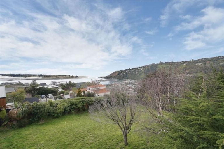 Photo of property in 63 Moncks Spur Road, Redcliffs, Christchurch, 8081
