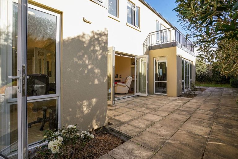 Photo of property in 4 Dunkeld Lane, Redcliffs, Christchurch, 8081