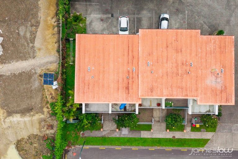 Photo of property in 9/46 Carlos Drive, Flat Bush, Auckland, 2016