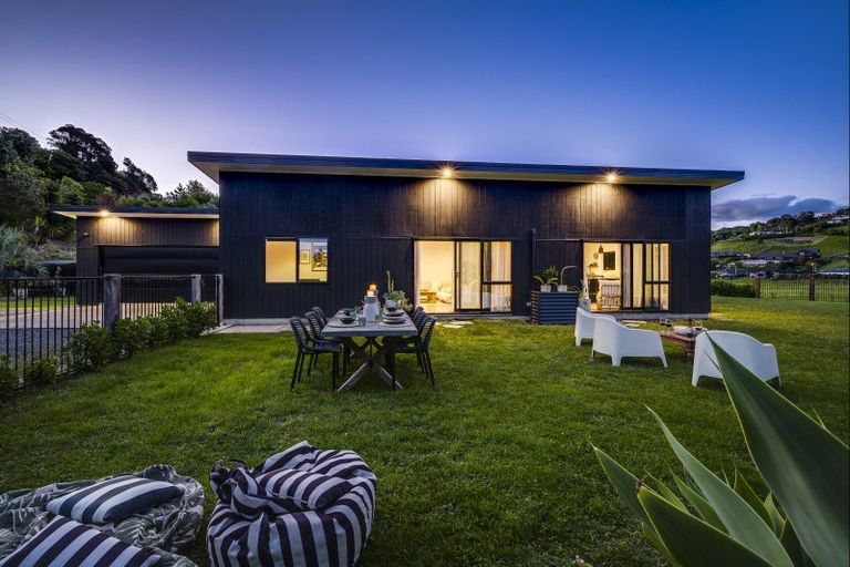 Photo of property in 105 Puketapu Road, Taradale, Napier, 4112