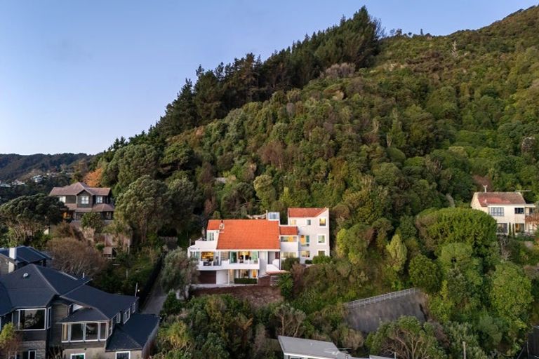 Photo of property in 5 Rangiuru Road, Mahina Bay, Lower Hutt, 5013