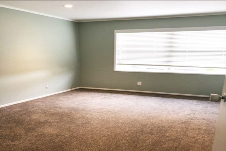 Photo of property in 17 Maugham Drive, Bucklands Beach, Auckland, 2014