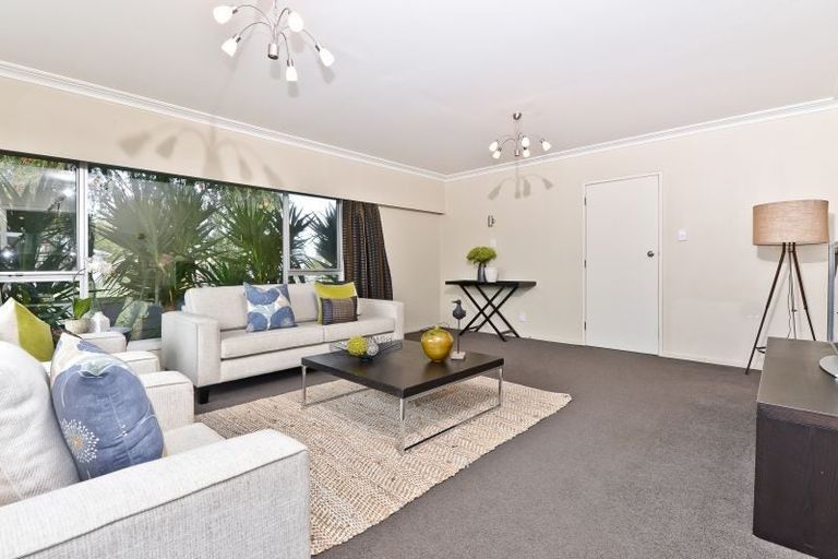 Photo of property in 1 Burwood Place, Silverdale, Hamilton, 3216