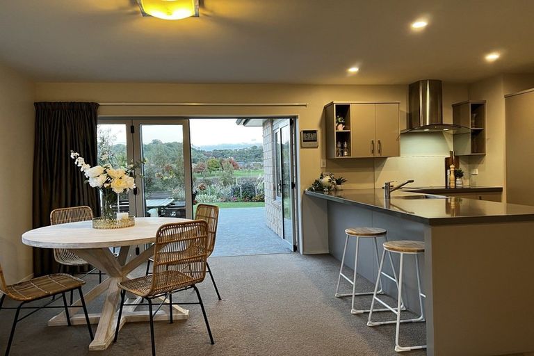 Photo of property in 39 Scoria Close, Pyes Pa, Tauranga, 3112