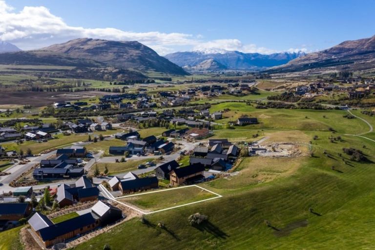 Photo of property in 6b Kinross Lane, Jacks Point, Queenstown, 9371