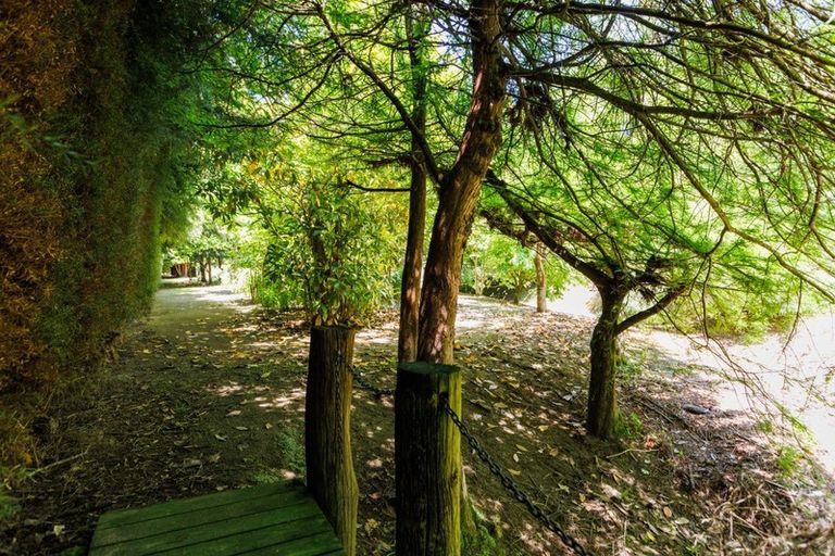 Photo of property in 126 Turitea Road, Fitzherbert, Palmerston North, 4472