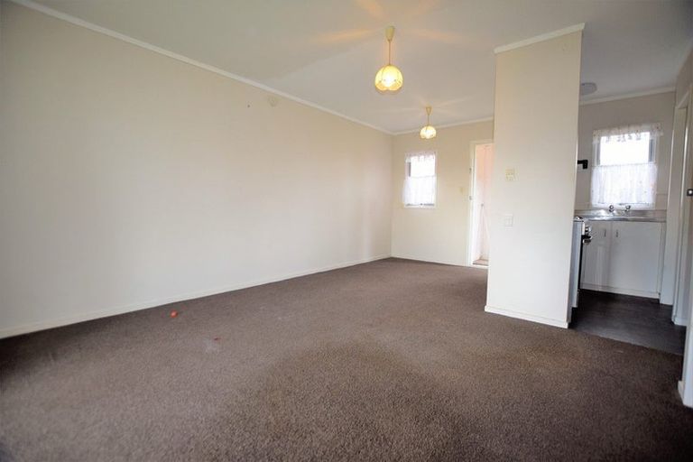 Photo of property in 6 Hiseman Lane, Henderson, Auckland, 0612