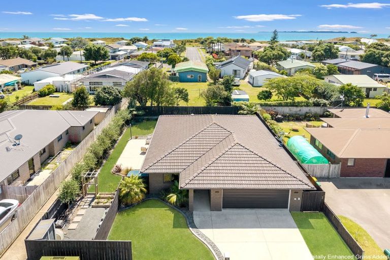 Photo of property in 10 Butterworth Crescent, Papamoa Beach, Papamoa, 3118