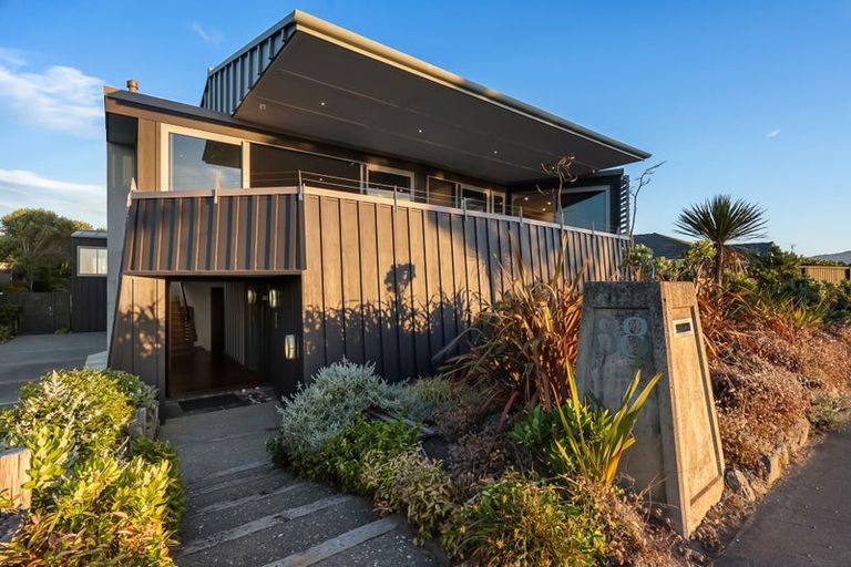 Photo of property in 88 Marine Parade, Paraparaumu Beach, Paraparaumu, 5032