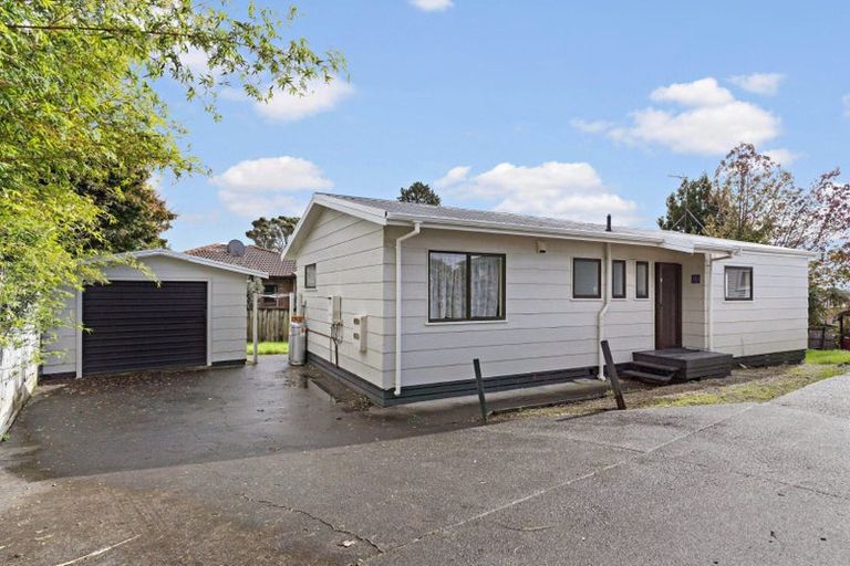Photo of property in 4/14 Beaubank Road, Kelston, Auckland, 0602