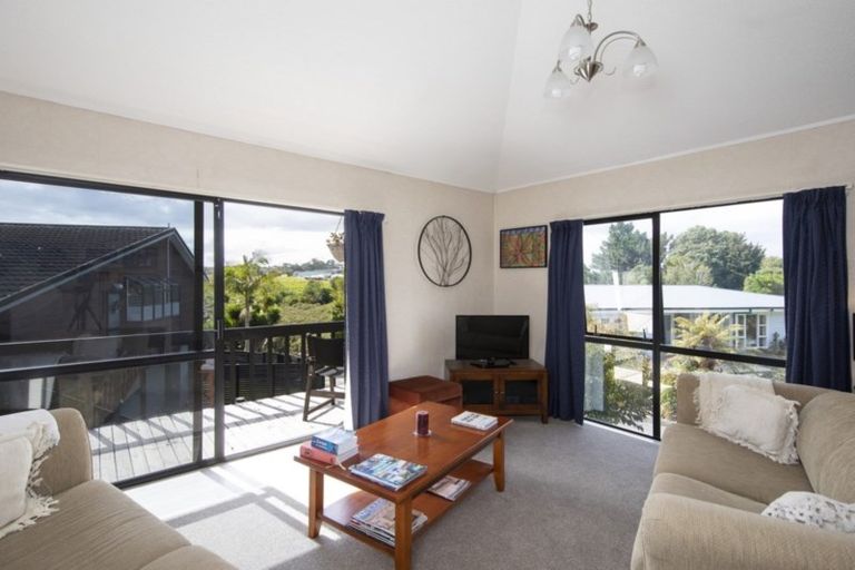 Photo of property in 1/105 Moa Road, Point Chevalier, Auckland, 1022