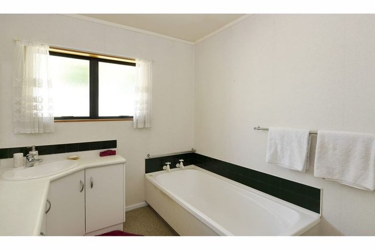 Photo of property in 21 Malthouse Crescent, Brightwater, 7022