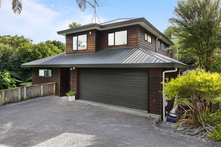 Photo of property in 2/25 Howard Road, Northcote, Auckland, 0627