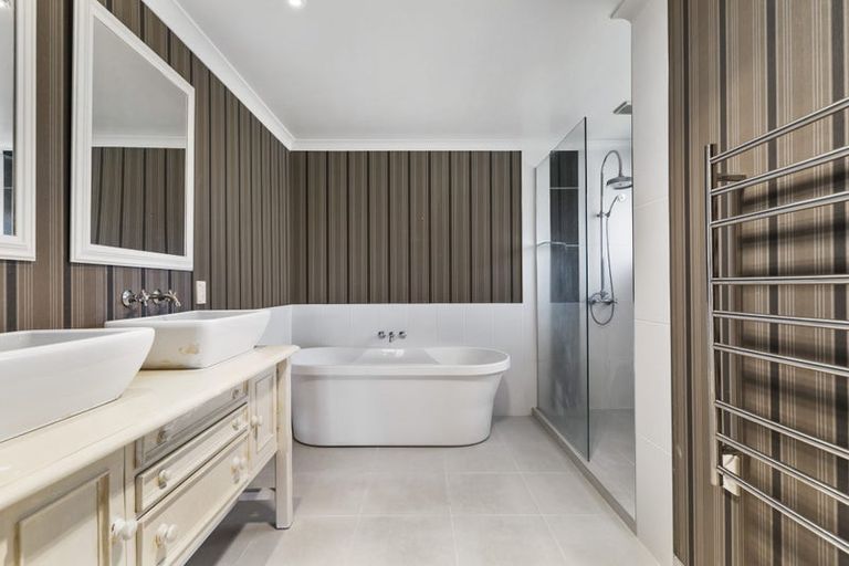 Photo of property in 816 Redoubt Road, Flat Bush, Auckland, 2019