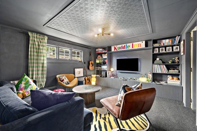 Photo of property in 5 Manuka Terrace, Eastbourne, Lower Hutt, 5013