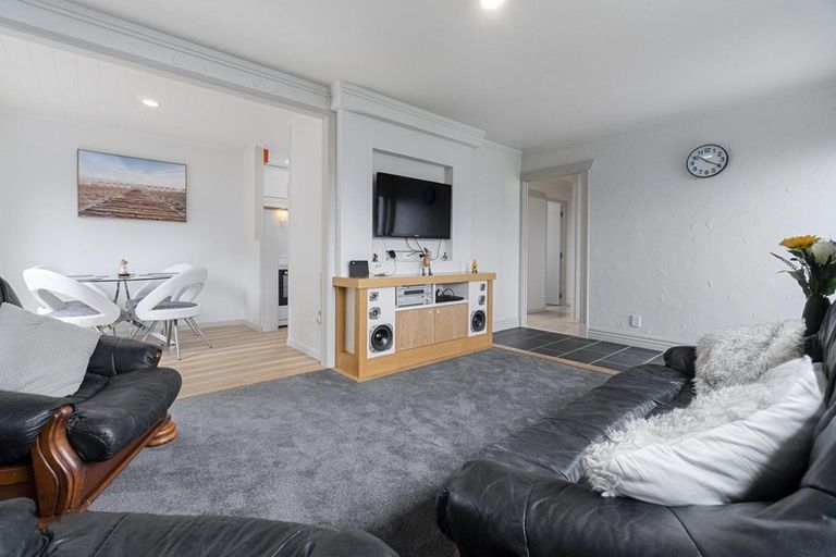 Photo of property in 1/227 Waitemata Drive, Ranui, Auckland, 0612