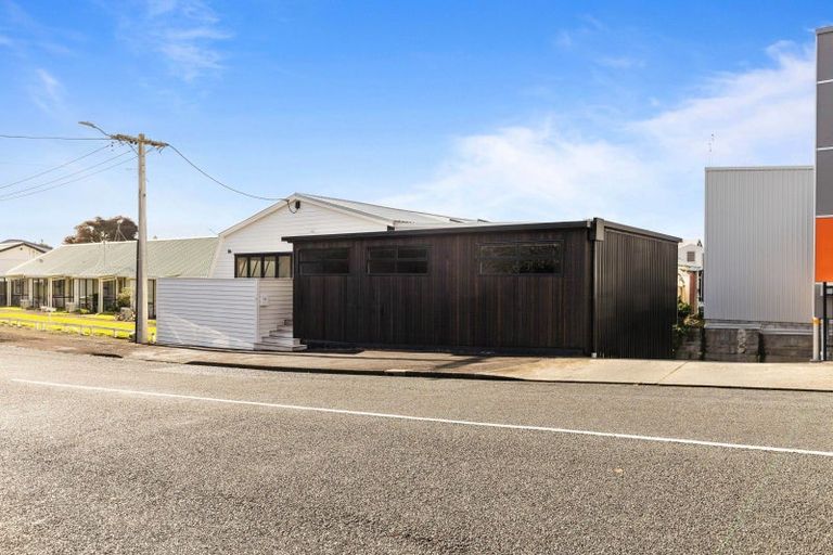 Photo of property in 19 Henui Street, Strandon, New Plymouth, 4312