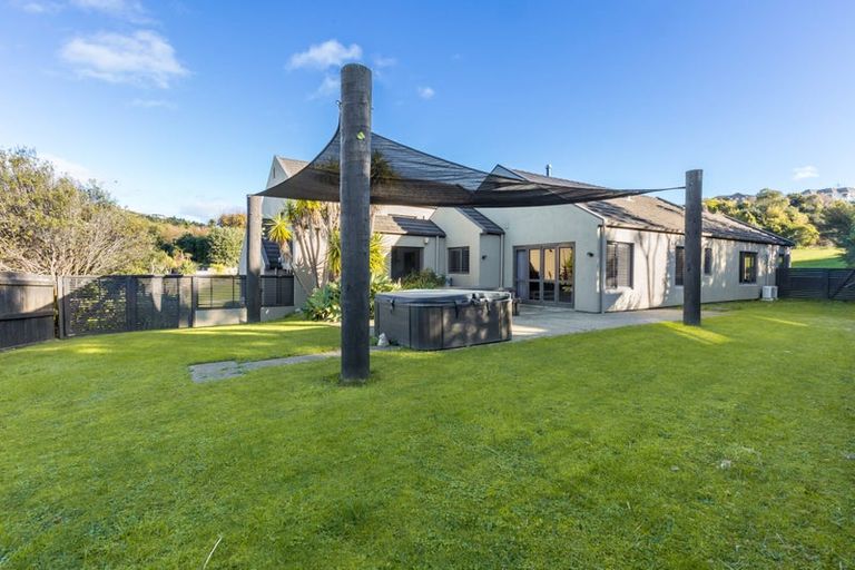 Photo of property in 8 Bowman Place, Whitby, Porirua, 5024