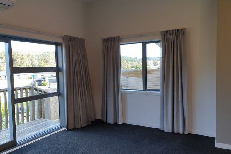 Photo of property in 5 Flotilla Place, Whitby, Porirua, 5024