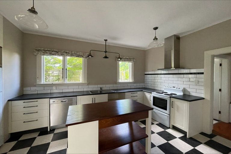 Photo of property in 10 Preston Street, West End, Timaru, 7910