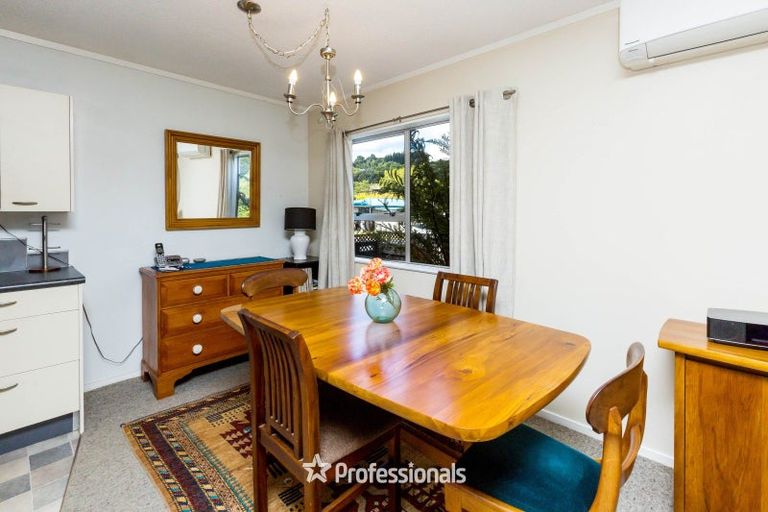 Photo of property in 1 Gemstone Drive, Birchville, Upper Hutt, 5018