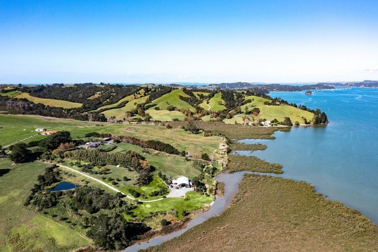 Photo of property in 68 Goodall Road, Snells Beach, 0920