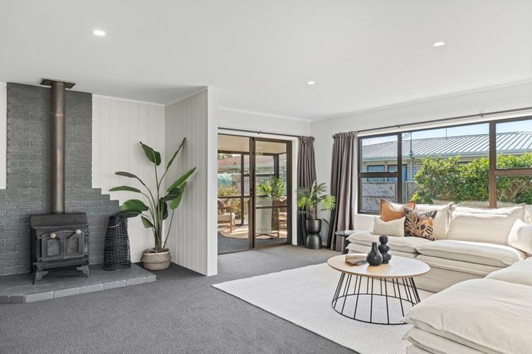 Photo of property in 9 Te Whena Place, Waitara, 4320