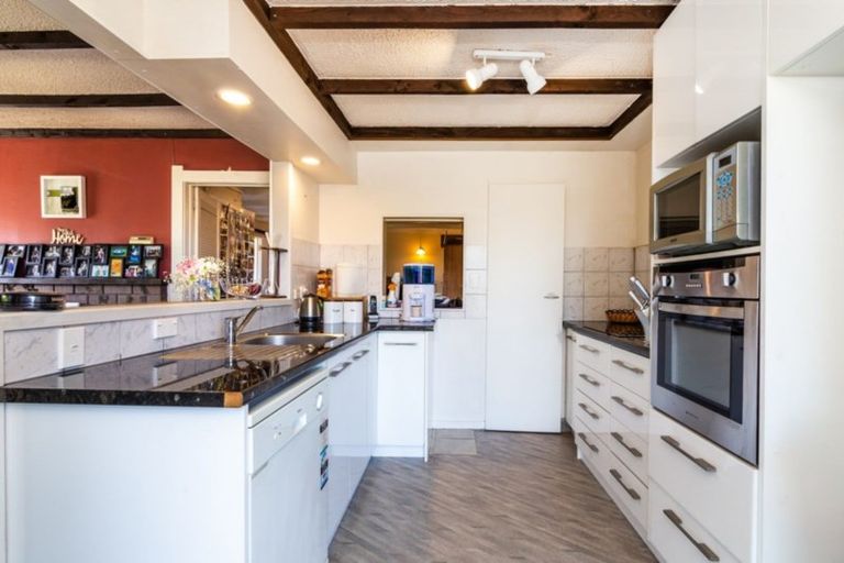 Photo of property in 14 Ingle Avenue, Waipahihi, Taupo, 3330