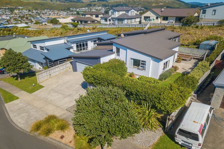 Photo of property in 36 Tongariro Drive, Aotea, Porirua, 5024