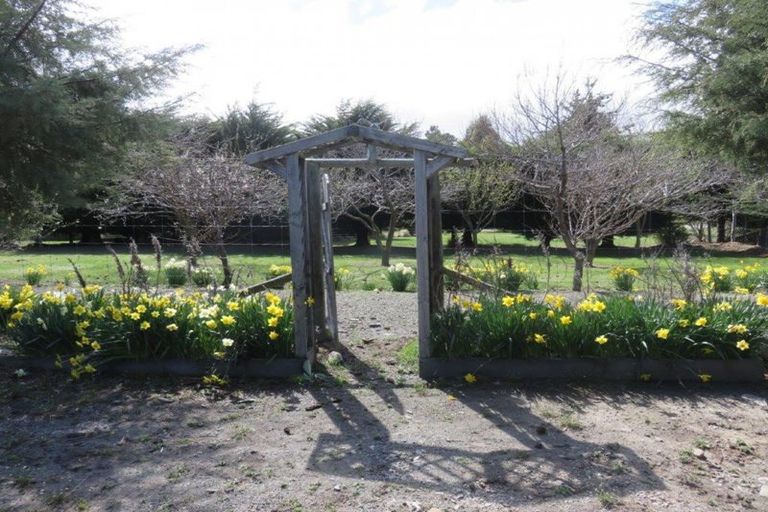 Photo of property in 2080 Fairlie Tekapo Road, Burkes Pass, 7987