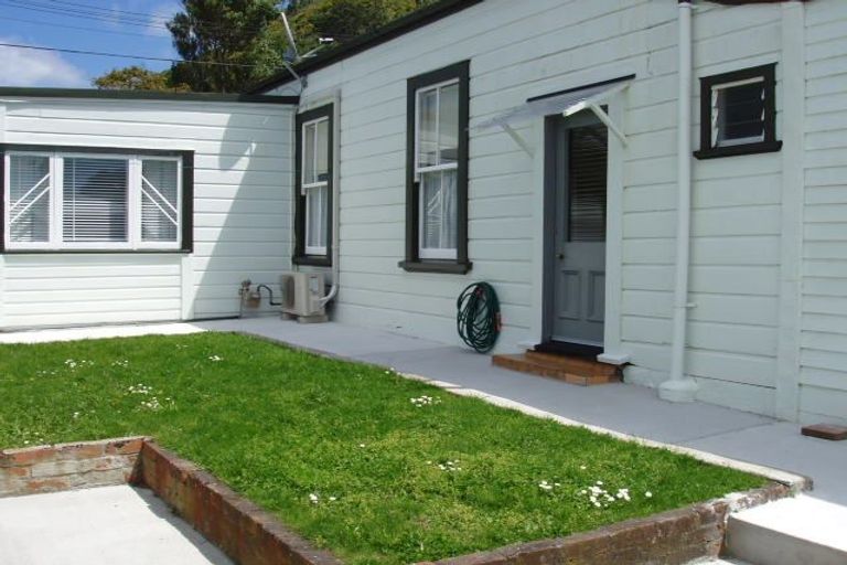 Photo of property in 18-20 Poplar Grove, Thorndon, Wellington, 6011