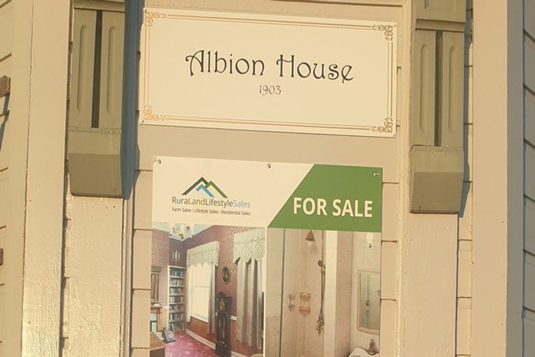 Photo of property in 106 Egmont Street, Patea, 4520