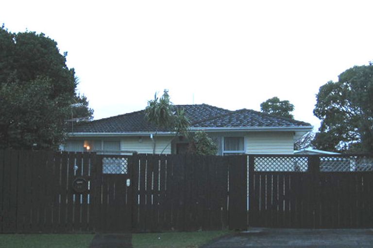 Photo of property in 16 Greenock Road, Ranui, Auckland, 0612