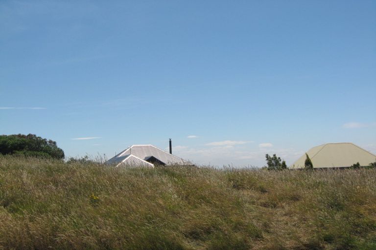 Photo of property in 8 Clovelly Place, Westmorland, Christchurch, 8025