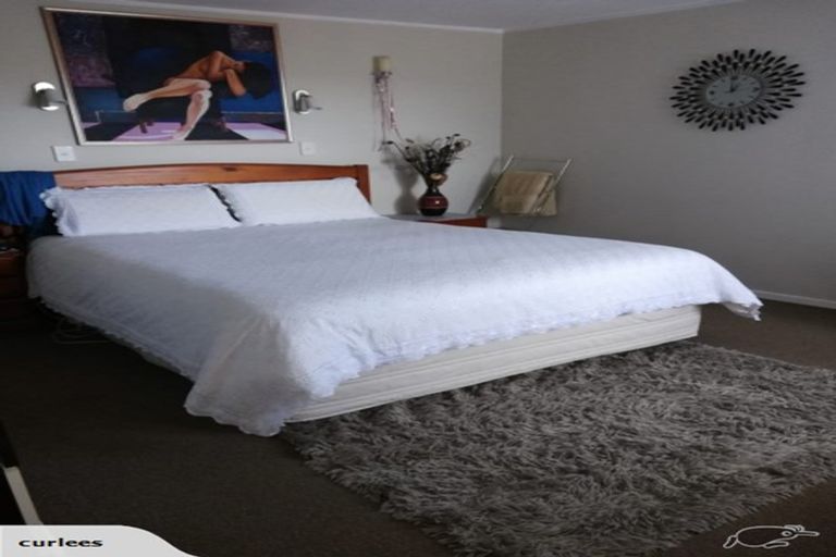 Photo of property in 42 Lynbrooke Avenue, Blockhouse Bay, Auckland, 0600