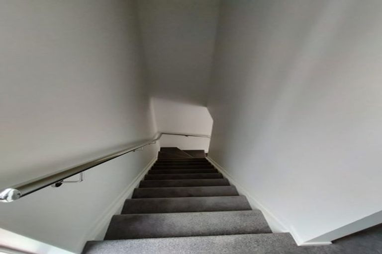 Photo of property in 1 Korokio Lane, Henderson, Auckland, 0612