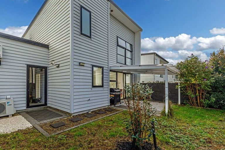 Photo of property in 10 Tihema Lane, Westgate, Auckland, 0614