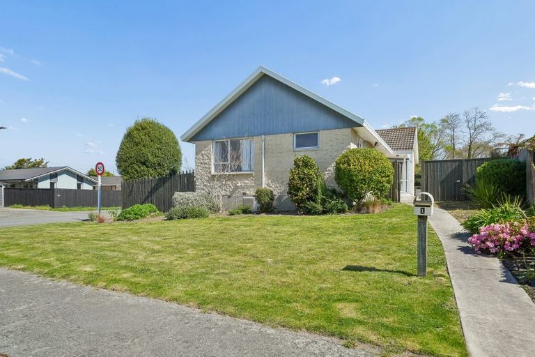 Photo of property in 1 Birdling Place, Halswell, Christchurch, 8025