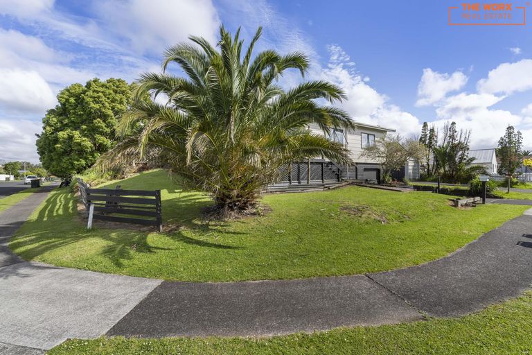 Photo of property in 2/11 Bluewater Place, Wattle Downs, Auckland, 2103