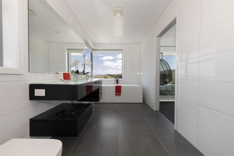 Photo of property in 824 Redoubt Road, Flat Bush, Auckland, 2019