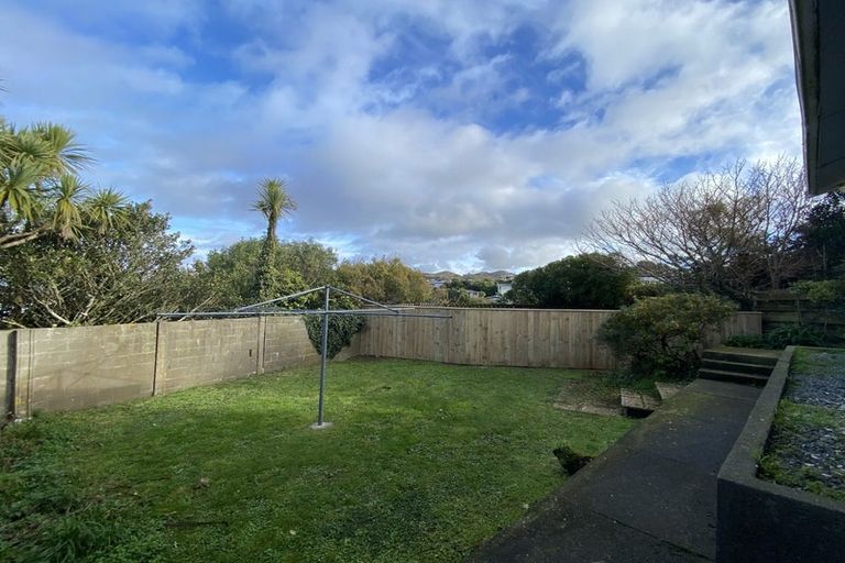 Photo of property in 6 Hallewell Crescent, Johnsonville, Wellington, 6037