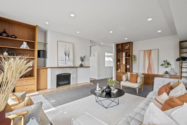 Photo of property in 2/61 Beresford Street, Bayswater, Auckland, 0622