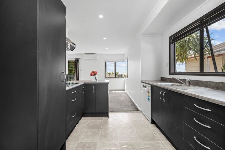 Photo of property in 3/52 Agincourt Street, Glenfield, Auckland, 0629