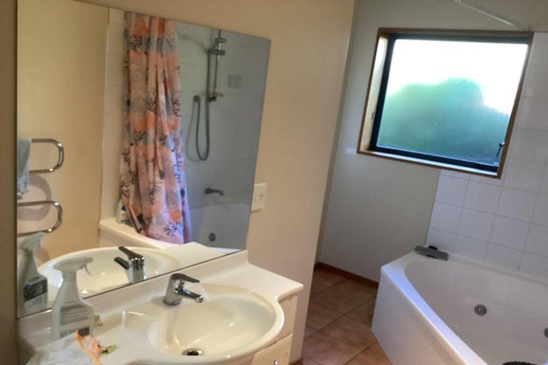 Photo of property in 8a Nottingham Avenue, Halswell, Christchurch, 8025