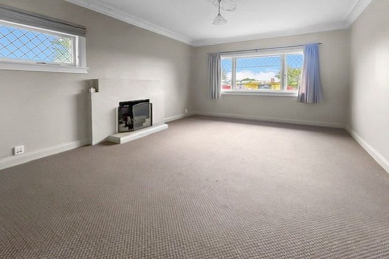 Photo of property in 67 East Street, Feilding, 4702