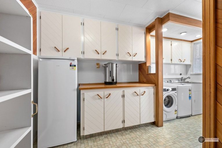 Photo of property in 24 Cypress Drive, Maungaraki, Lower Hutt, 5010