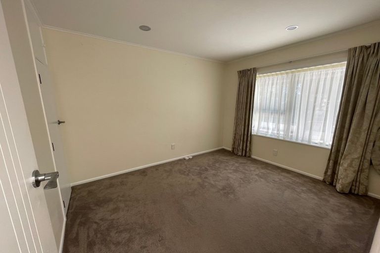 Photo of property in 202 Royal Road, Massey, Auckland, 0614