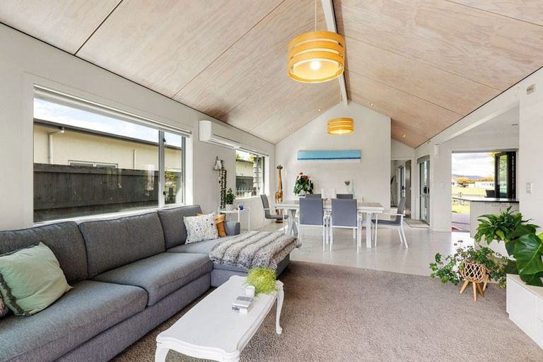 Photo of property in 23 Brancaster Place, Cambridge, 3434