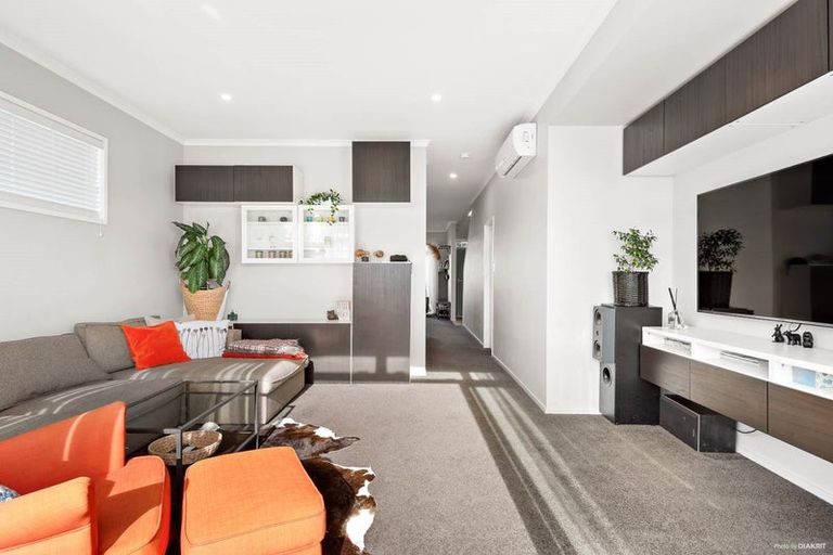 Photo of property in 22 Teal Way, Hobsonville, Auckland, 0616