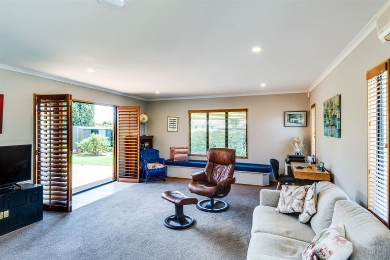 Photo of property in 44 Reynolds Road, Havelock North, 4130